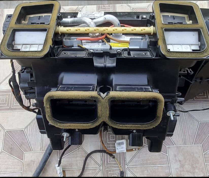 Кутия парно,климатизация мерцедес W212 350 CDI  2009г