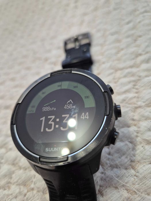 Продавам Suunto 9 Baro