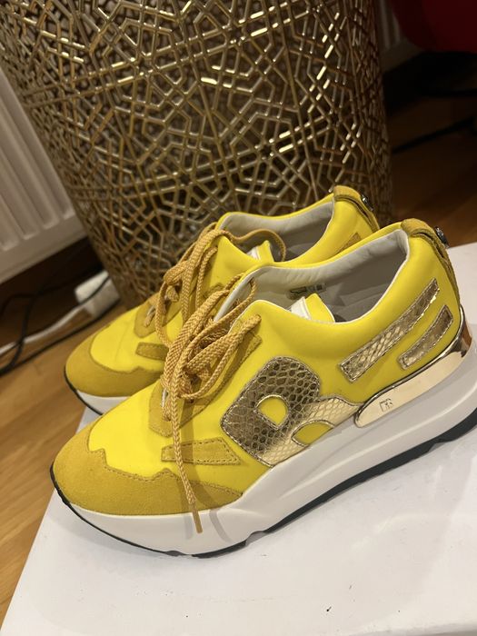 Adidasi Rucoline galbeni 36 noi!