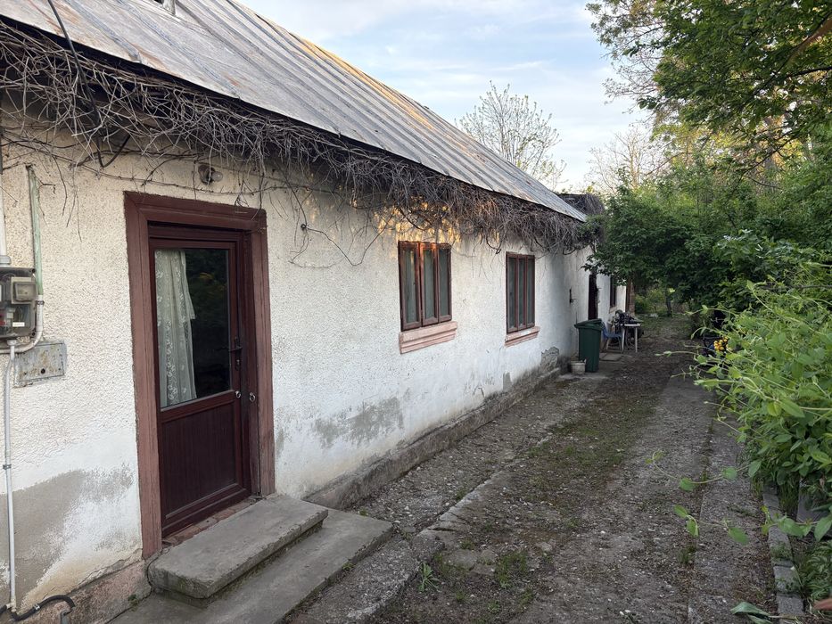 Teren si casa de vanzare