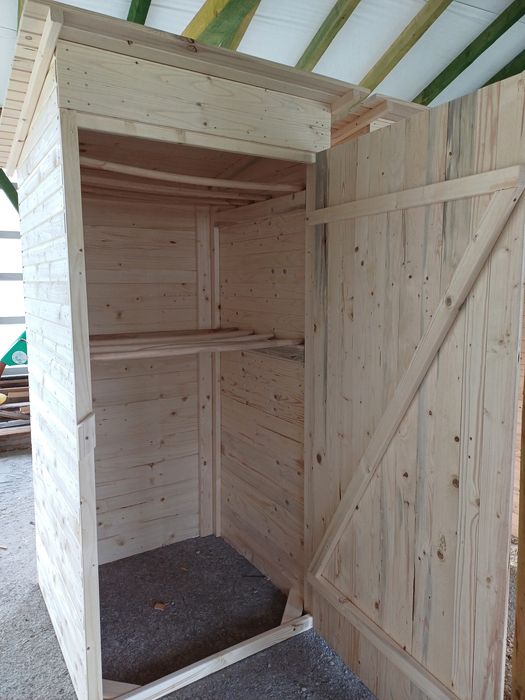 Afumătoare din lambriu