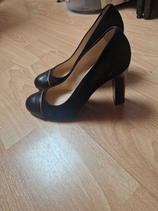 Обувки на висок ток