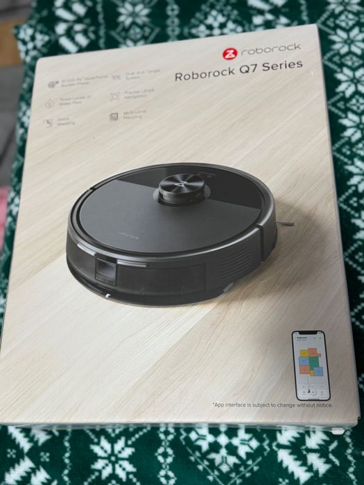 Robot aspirator curățenie