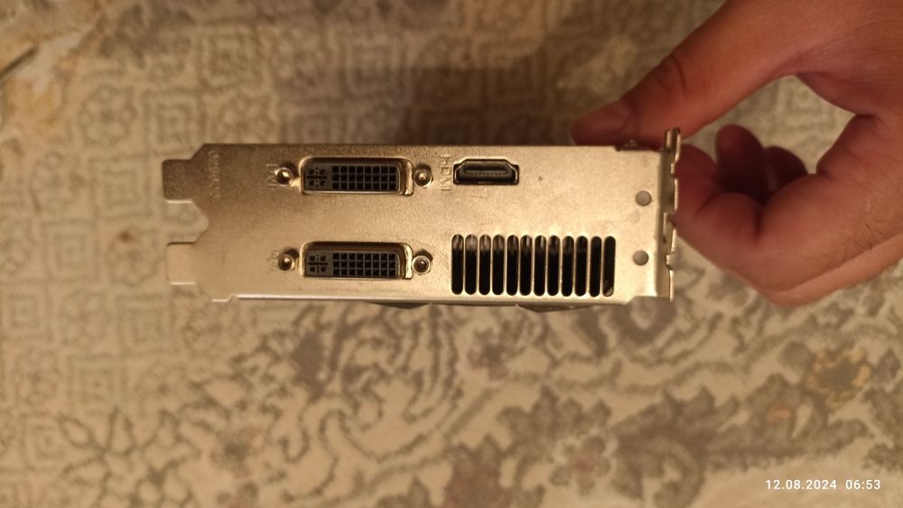 Видиокарта GTX 550 TI