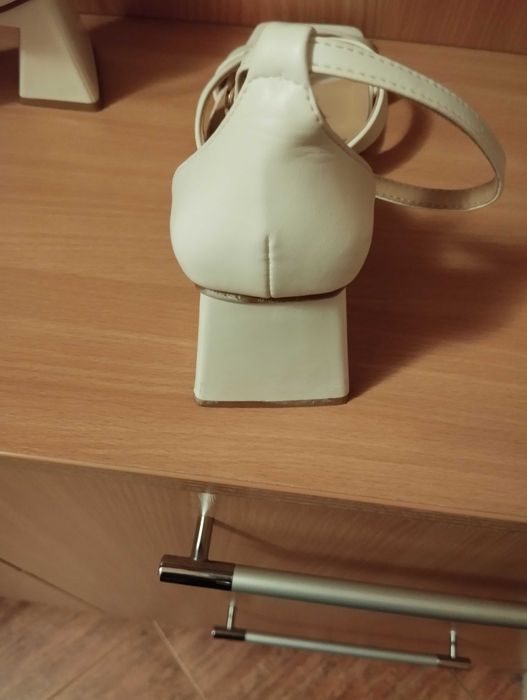 Дамски сандали - българско производство