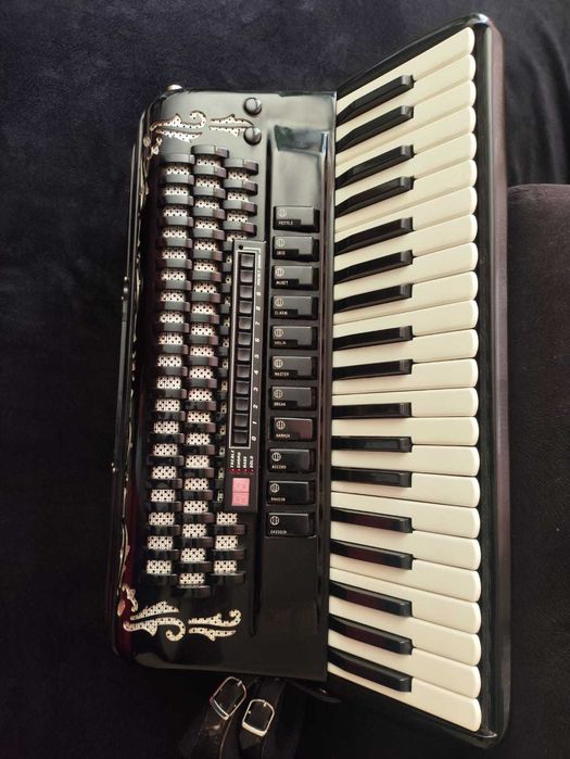 Yamaha Genos si Acordeon Midi/Acustic