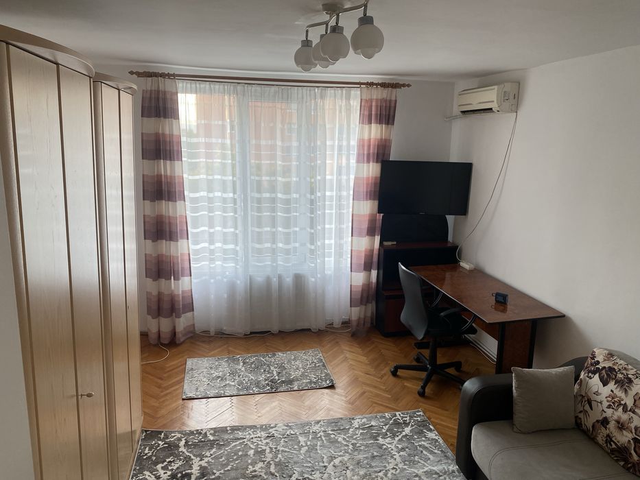 Garsoniera de inchiriat Dambu Pietros