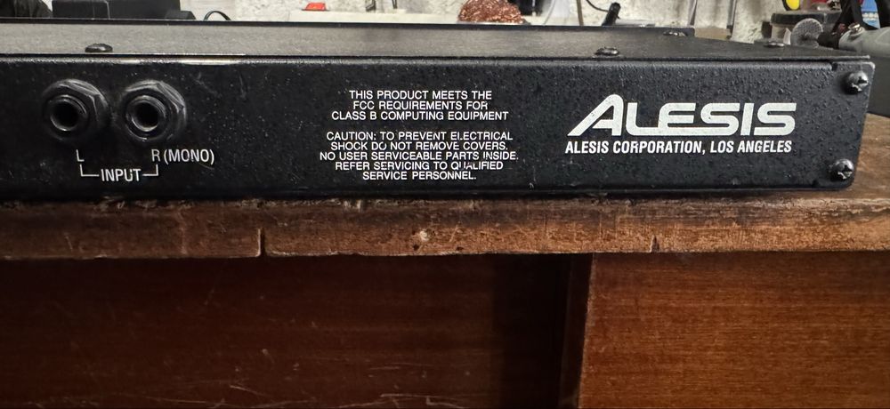 ALESIS QUADRAVERB легендарния мулти ефект процесор