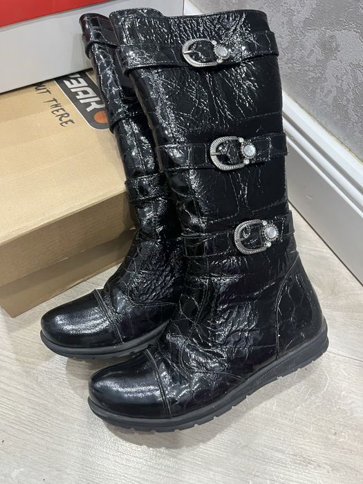 Продам зимние сапожки на девочку