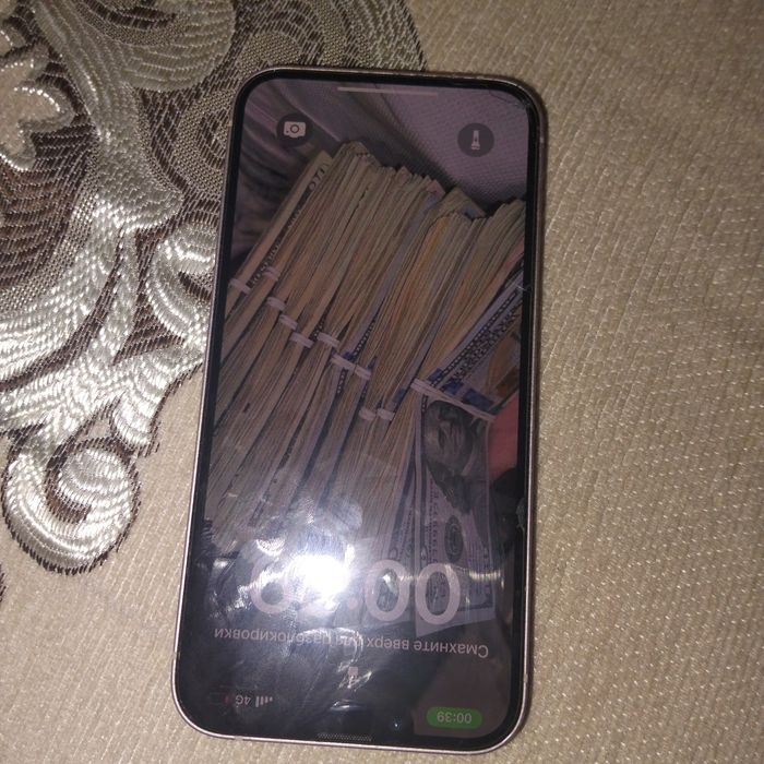 Продам iPhone 13 128гб