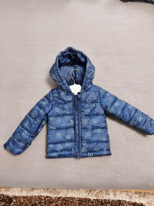 Vând geaca bebelusi în stare excelenta