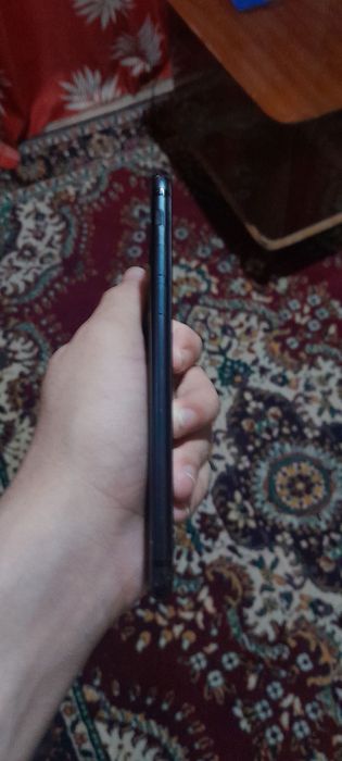 iPhone 7 32gb qora rangda