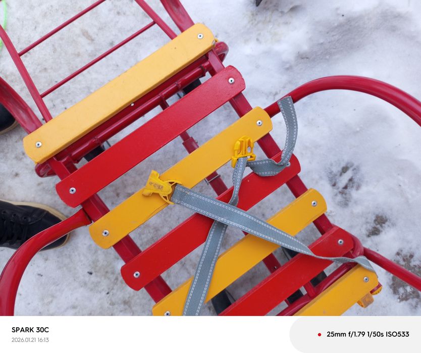 Санки с колесами и чехлом