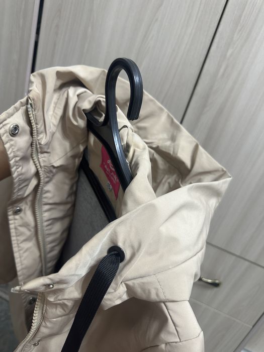 Осенняя куртка на 9-10 лет.