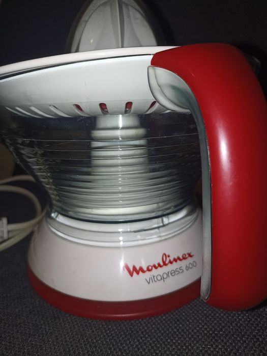 Новая Соковыжималка    Moulinex