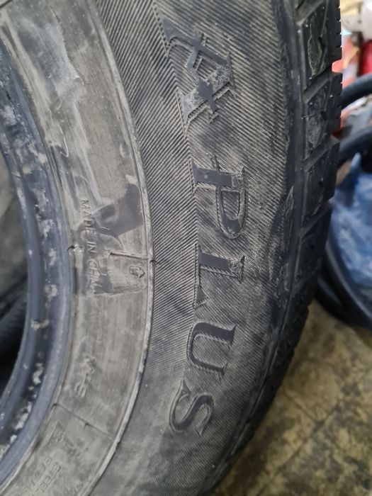 Продам зимние шины.