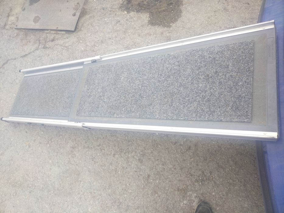 Сгъваема рампа за кучета и други големи домашни любимци
ИДЕАЛНО ЗА СТА