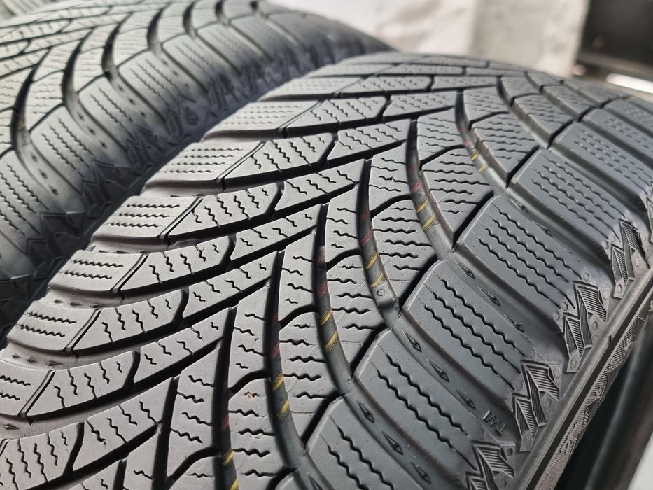 "Dot 22-23" 205/55/16 Semperit 4Броя: 300лв 6.5мм