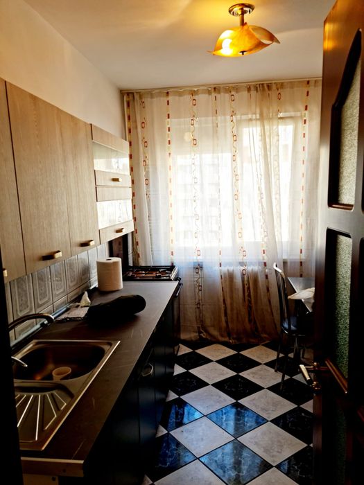 Inchiriez apartament