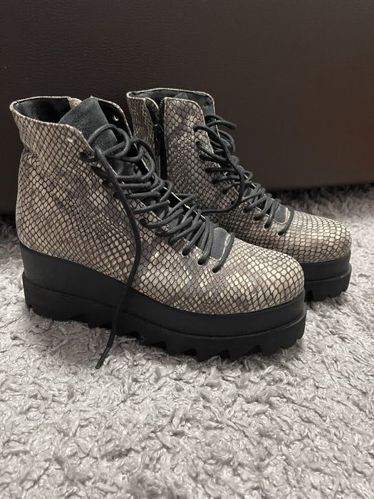 Ghete dama stare foarte buna ,piele naturala