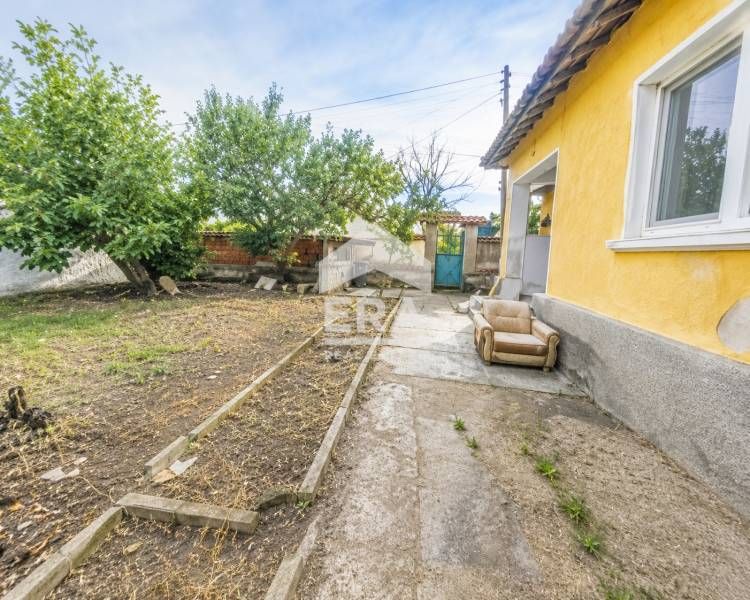 САМО в ЕРА имоти ХАСКОВО! Едноетажна къща в село Книжовник