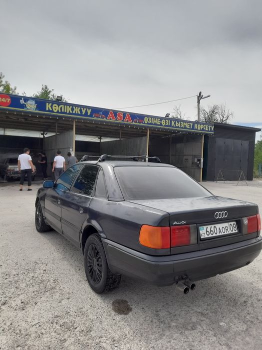 Продаю Ауди 100 с4