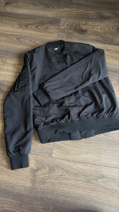 Стилно дамско яке – бомбър