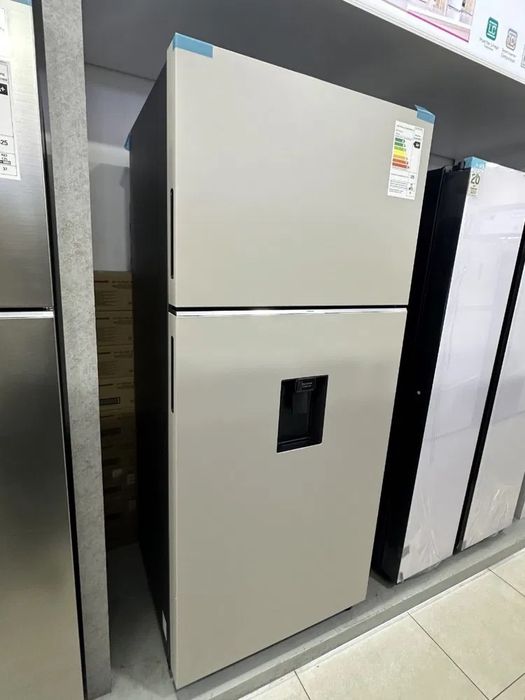 Новый холодильник Samsung