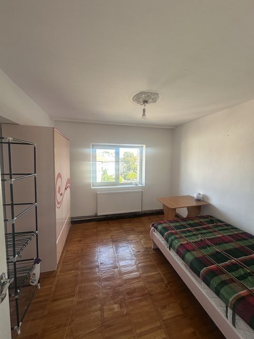 Apartament 3 camere centru inchiriere