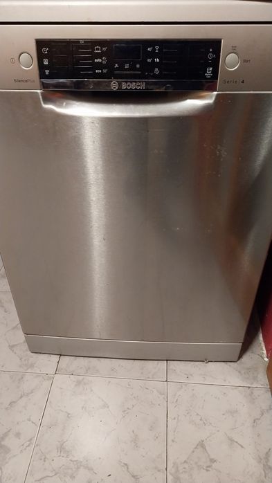 Съдомиялна бош работи безупречно