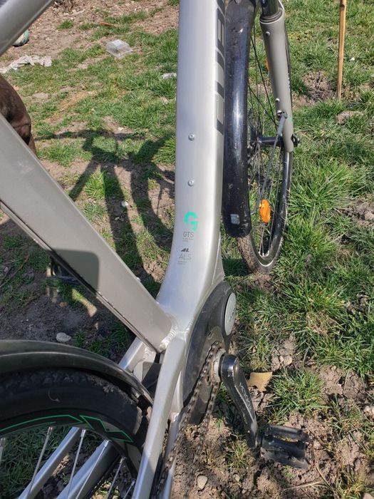 Bicicleta electrica hybrid Cube