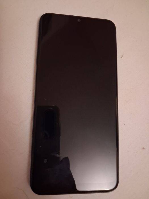 Продавам GSM Samsung A20e