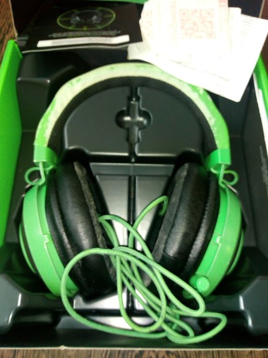 Геймърски слушалки с микрофон RAZER KRAKEN/имат забележки/клавиатури