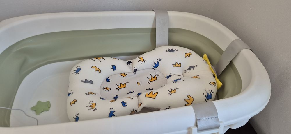 Cadita baie bebelus pliabila cu perna si teemometru