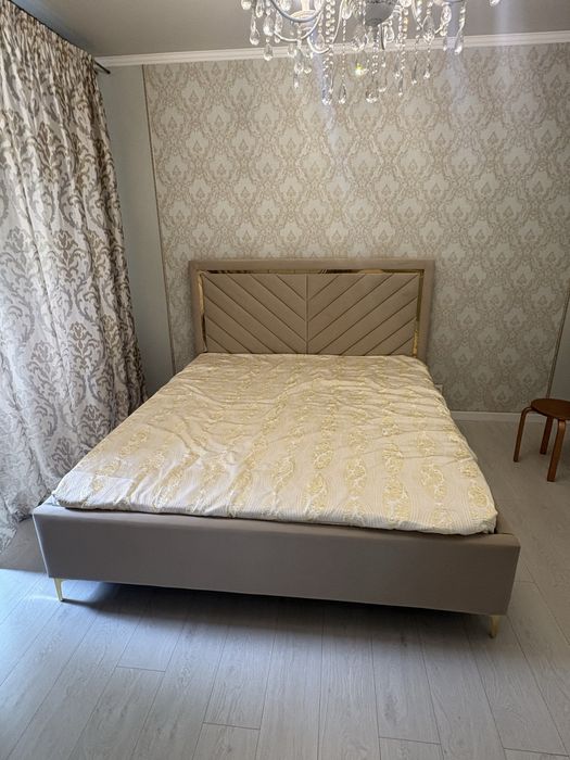 Продам двухспальную кровать