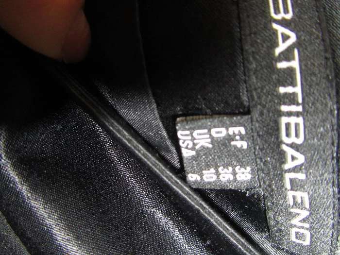 Продавам нова елегантна, официална, маркова пола