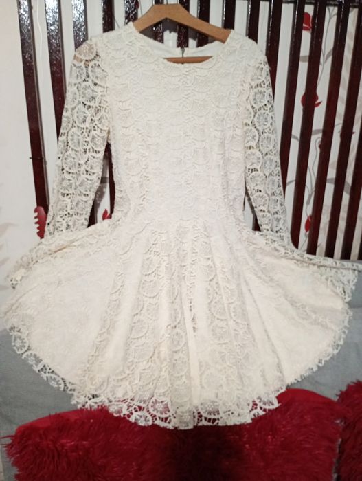 Rochie eleganta din dantela, mărimea M