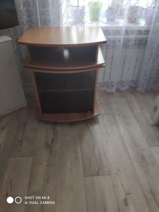 Продам тумбу под телевизор