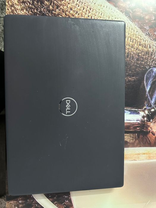 Vând laptop DELL