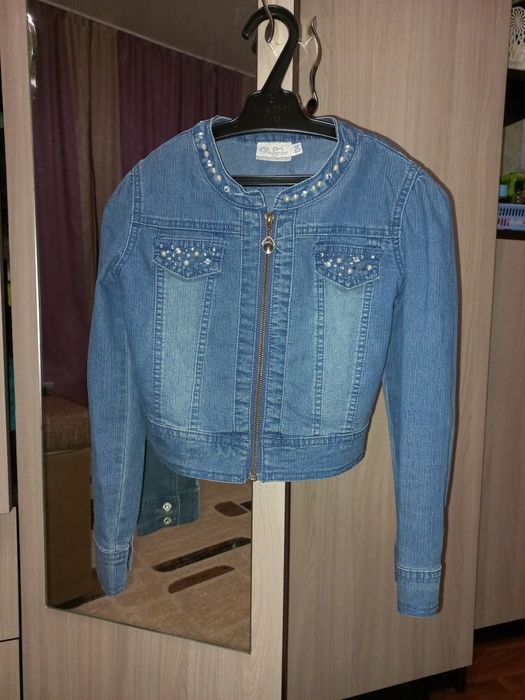 Продам ветровки на девочку