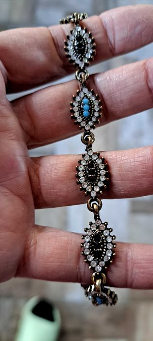 Медна Гривна с камъни