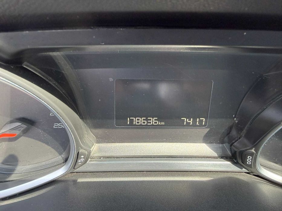 Peugeot 308 1.6 HDi 92 CP, 2015, 178.636 km, TVA deductibil