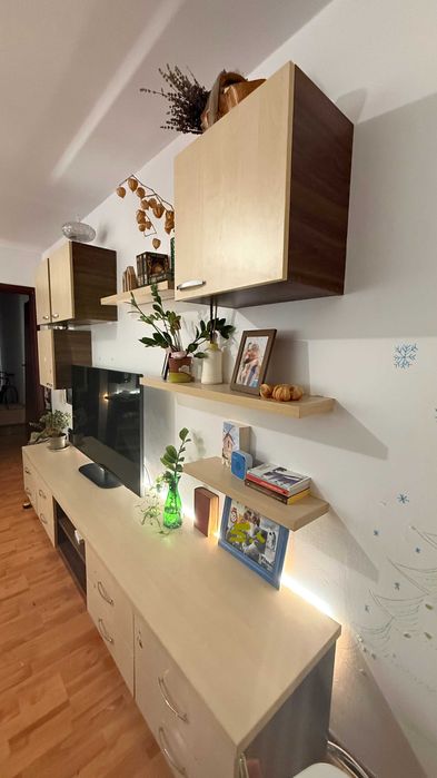 Mobilier living complet, calitate buna (comoda TV + corpuri suspendate + rafturi) – modern, 280 cm