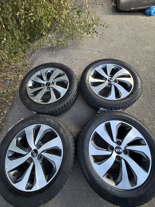 Продам диски R16 с шинами!!!