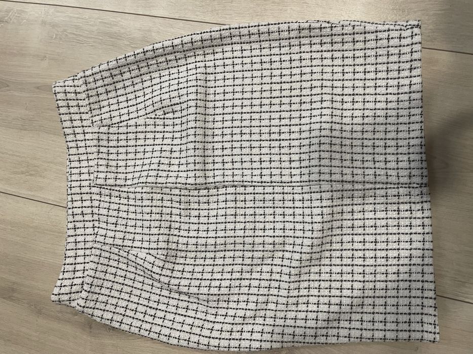 Fusta grosuta marime M