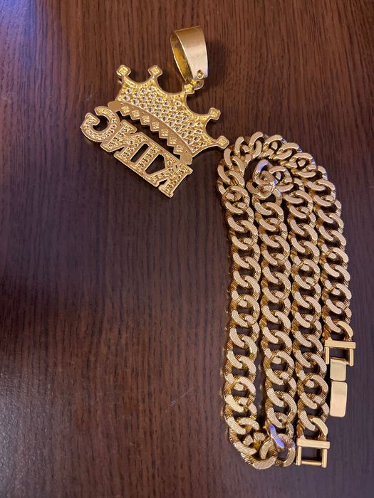 Vând lanț CARE IMITĂ AURUL king, realist