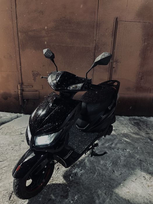 Продам скутер М8