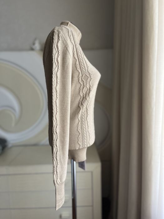 Теплый комфортный свитер