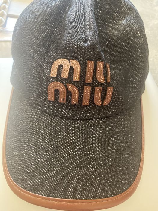 Шапка на Miu Miu