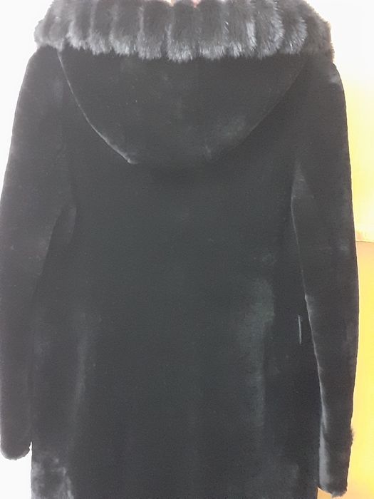 Шуба мутон с капюшоном размер 2 хl